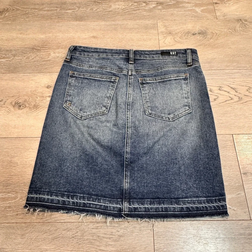 KUT from the Kloth Hannah Denim Skirt Size 4 Distressed‎ Frayed Hem Knee